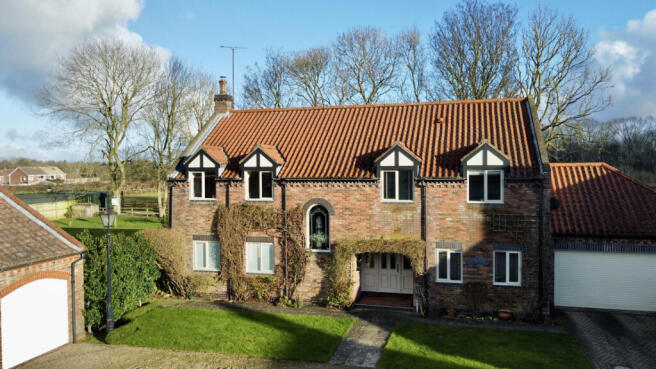 5 Bedroom Detached House - For Sale
