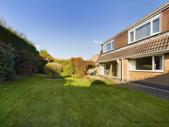 3 Bedroom Detached Property