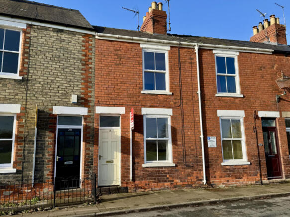 2 Bedroom House - mid terrace for Sale