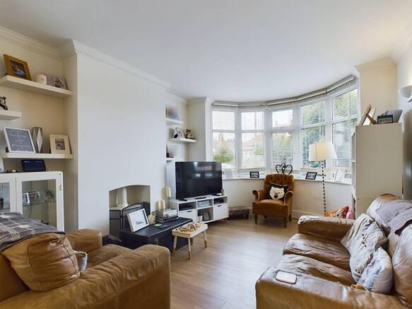 3 Bedroom House - mid terrace for Sale