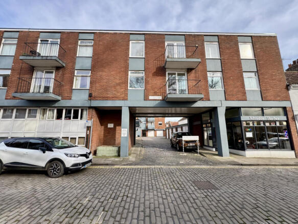 1 Bedroom Flat - purpose built for Sale
