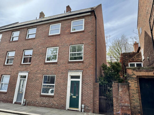 4 Bedroom House - terraced for Sale