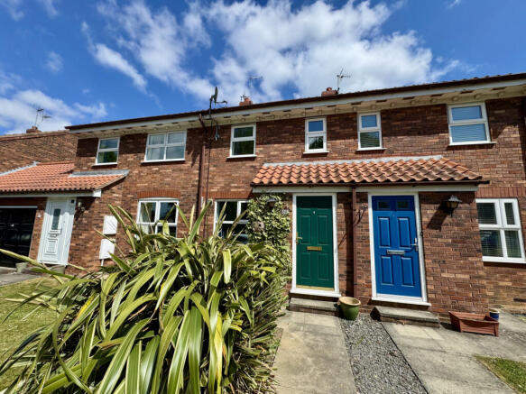2 Bedroom House - terraced for Sale