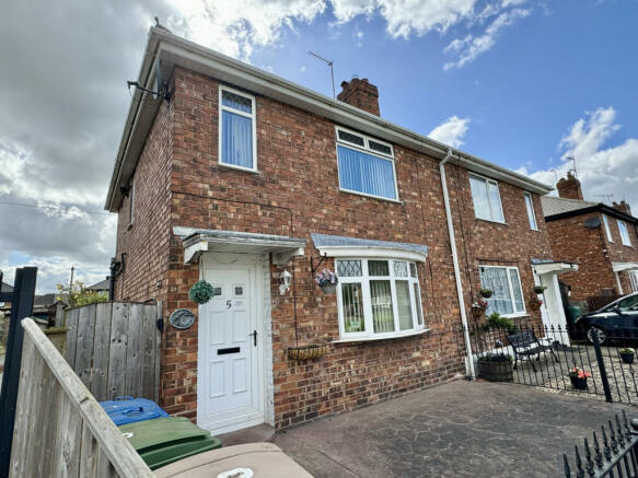 2 Bedroom House - semi-detached for Sale