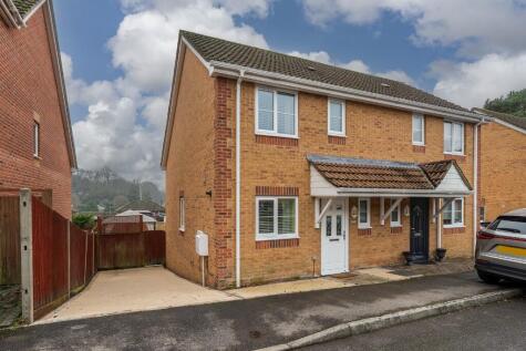 Sunnyfield Rise, Bursledon, Hampshire, SO31