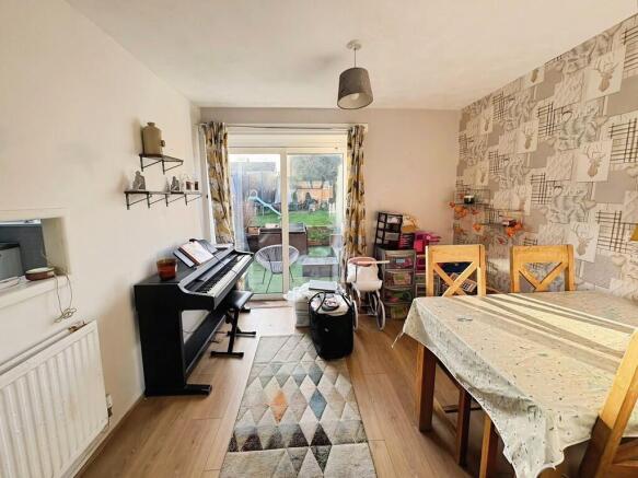 57a811a0-Dining 2...