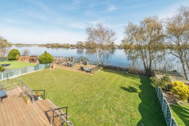 REAR GARDEN & VIEW TO LAKE.jpg