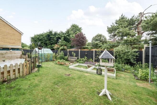 REAR GARDEN.jpg