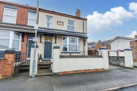 Queens Square, Eastwood, Nottingham