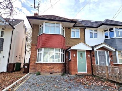 Sylvia Avenue, Hatch End