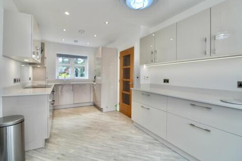 Knight Gardens, Lymington, SO41