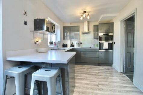 Stoneleigh Avenue, Hordle, Lymington, SO41