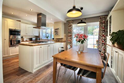 Grafton Gardens, Pennington, Lymington, SO41