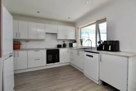 Oak Road, New Milton, BH25