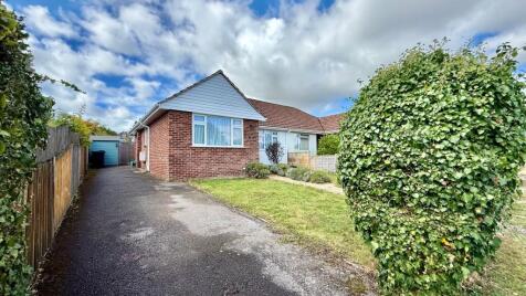 Greenway Close, Lymington, SO41