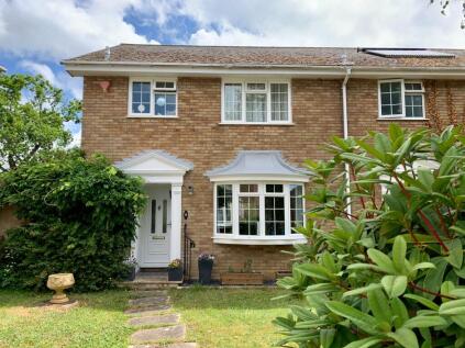 Grafton Gardens, Pennington, Lymington, SO41