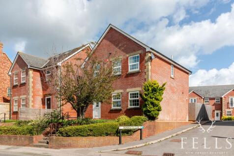 Monmouth Close, Ringwood, BH24