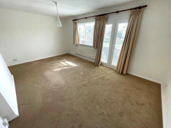 LIVING ROOM.jpg