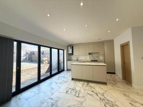 NEW KITCHEN.jpg