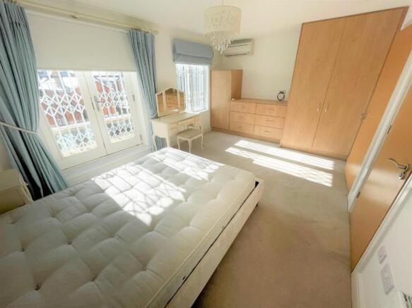 BED 5.jpg