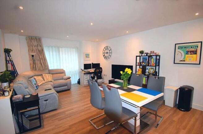 colindale gardens 2.jpeg