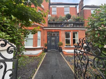 Canfield Gardens, Hampstead, NW6