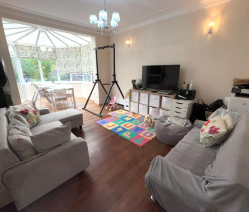LIVING ROOM.PNG