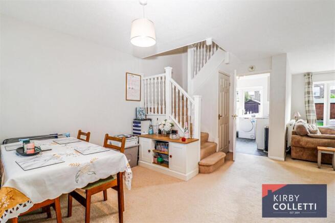 LOUNGE/DINING ROOM