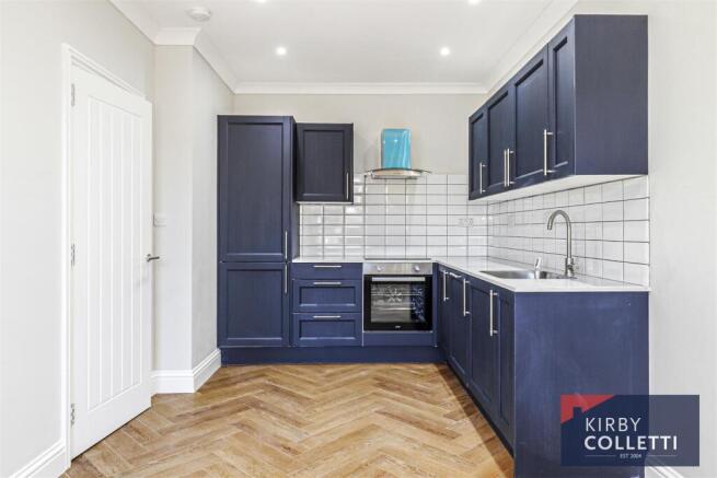 OPEN PLAN KITCHEN/LOUNGE