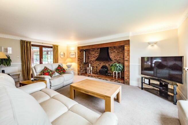 SITTING ROOM DINING ROOM AND CONSERVATORY