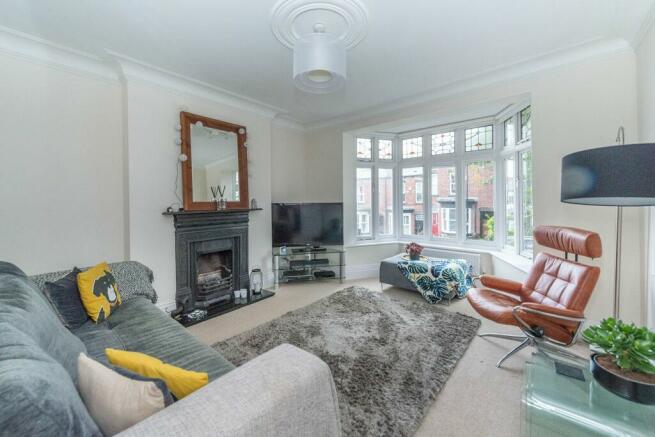 SITTING ROOM DINING ROOM AND KITCHEN