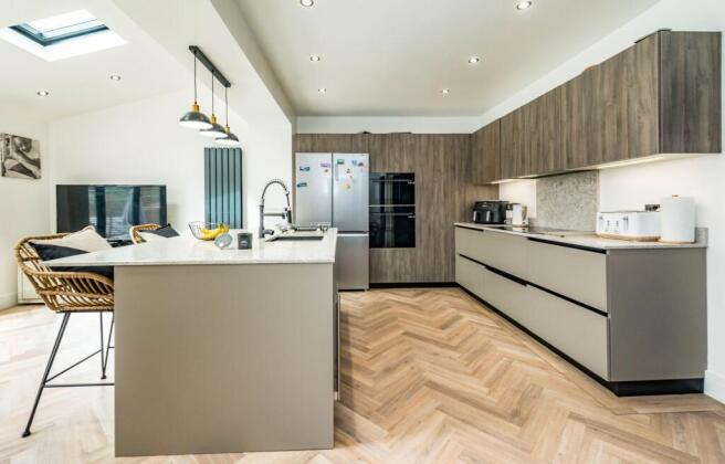 KITCHEN DINER AND LOUNGE