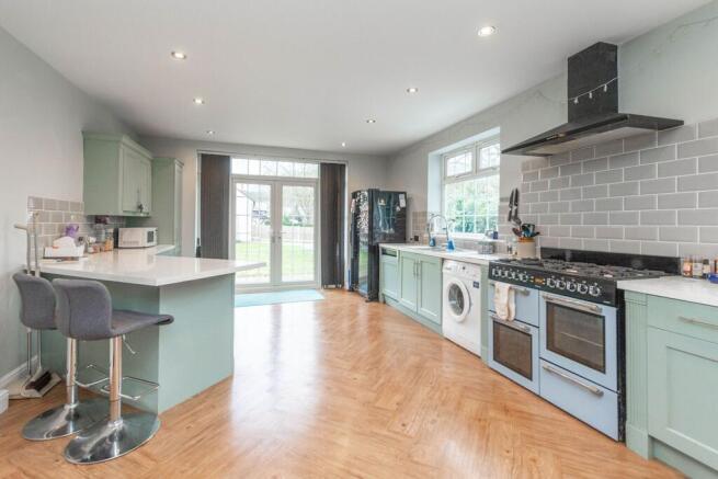 KITCHEN/DINER AND LOUNGE