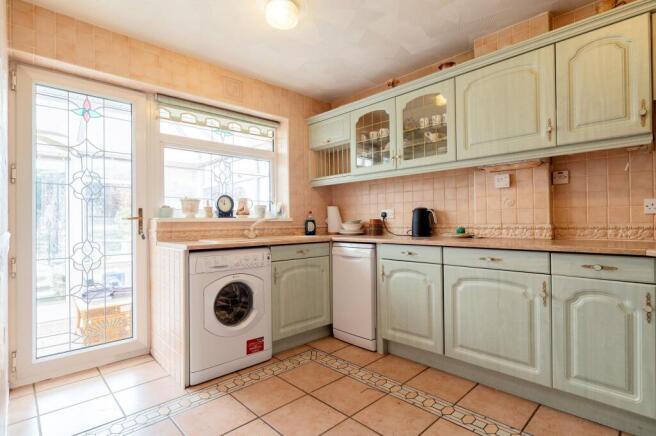 KITCHEN AND LOUNGE