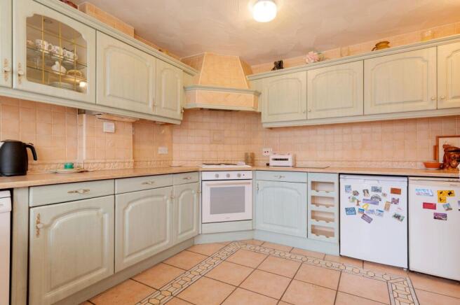 KITCHEN AND LOUNGE