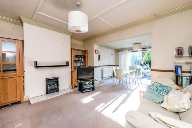 SITTING ROOM DINING ROOM AND KITCHEN