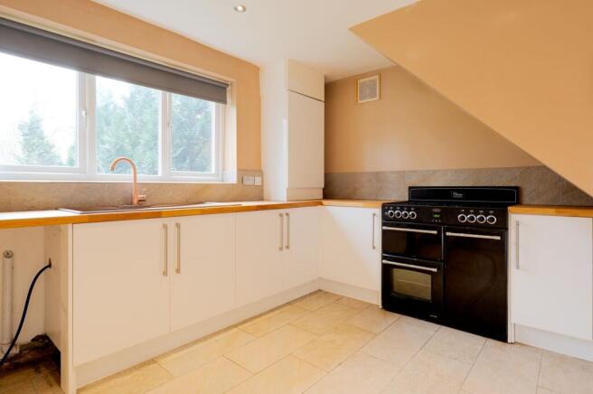 KITCHEN LOUNGE AND DINER
