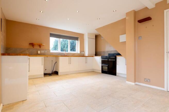KITCHEN LOUNGE AND DINER