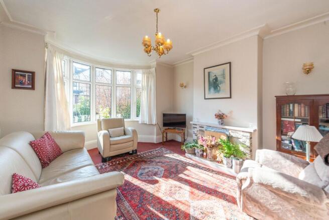 LOUNGE, DINING ROOM AND KITCHEN