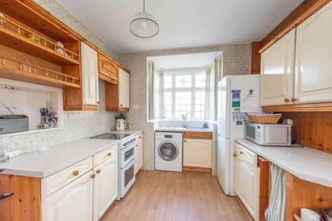 LOUNGE, DINING ROOM AND KITCHEN