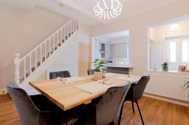 LOUNGE, KITCHEN AND DINER
