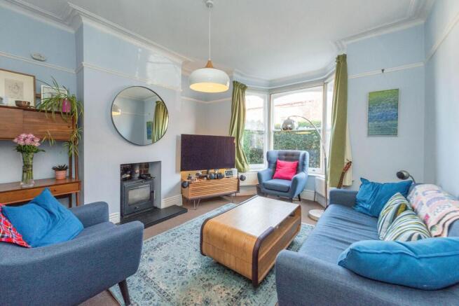 SITTING ROOM AND OPEN PLAN DINING KITCHEN