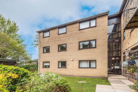 Castlewood Drive, Castlewood Court, S10