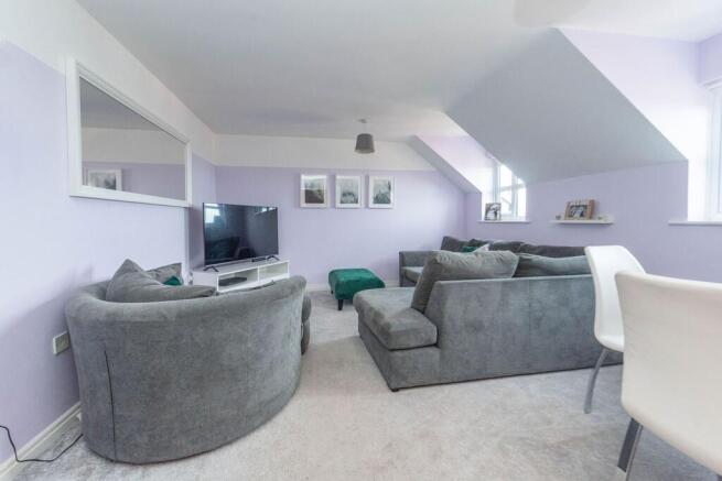 KITCHEN AND DINER/LOUNGE