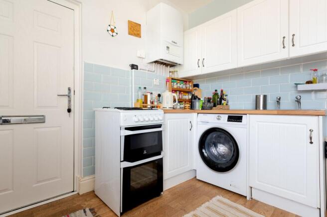 KITCHEN DINER AND LOUNGE