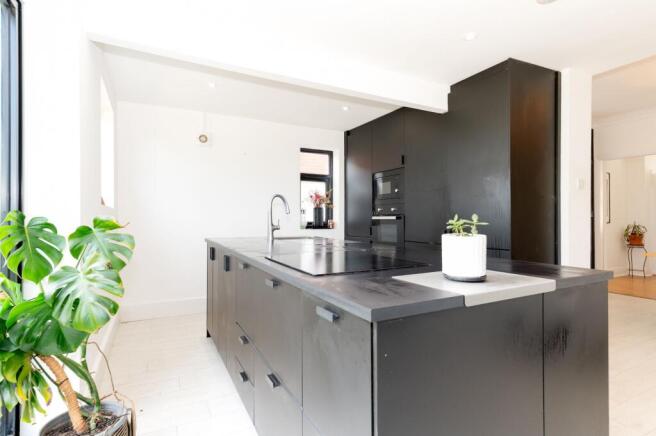 FABULOUS EXTENDED KITCHEN/DINER AND LIVING ROOM
