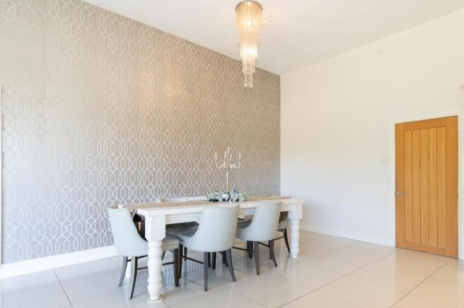 KITCHEN DINER AND LOUNGE