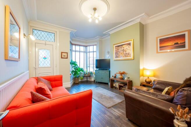 KITCHEN, DINER AND LIVING ROOM