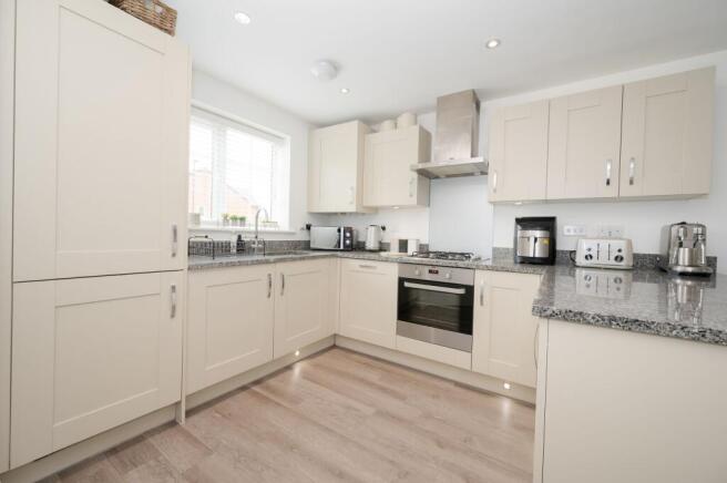 KITCHEN DINER AND LOUNGE