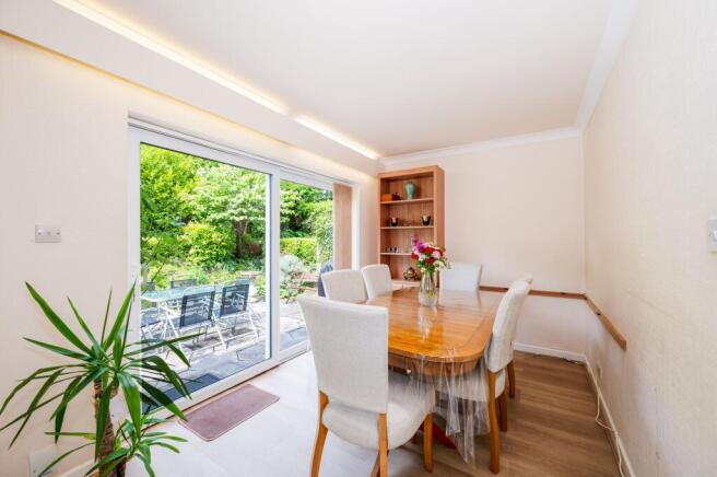KITCHEN DINER AND LOUNGE